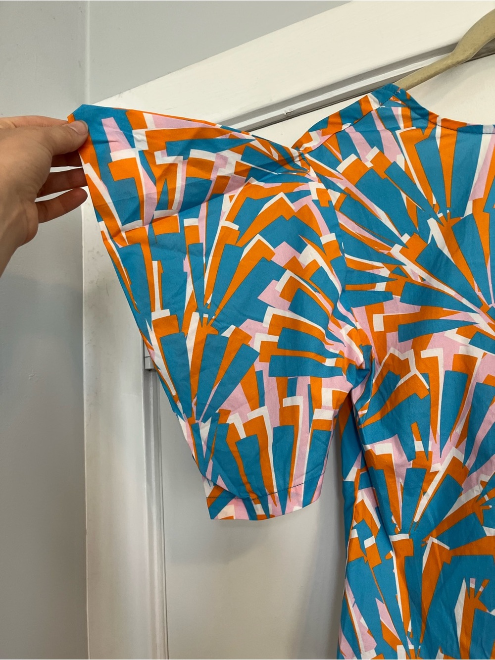 Vibrant Teal Blue Pink Orange Geometric Flutter-Sleeve Blouse top medium NWT - Picture 2 of 7